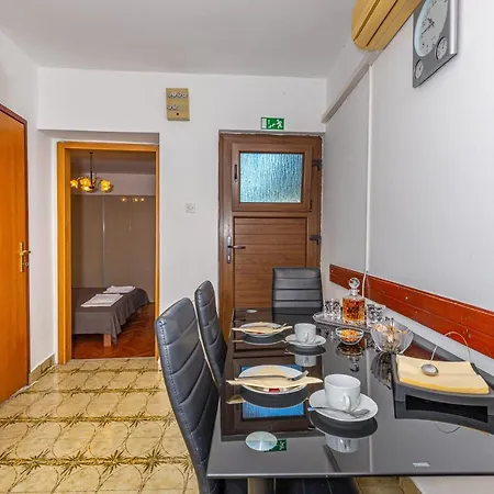 Apartman With Parking Space Dramalj, Crikvenica - 18262 *